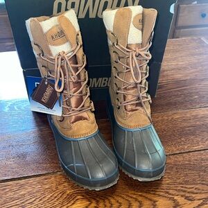KHOMBU Women Boots brand new with tags size 10